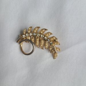 SALE! Vintage Faux Pearl Gold Tone Leaf Brooch
